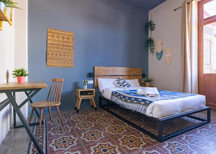 Bird House Bed and Breakfast Valencia